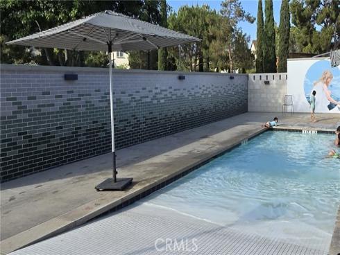 610  Cultivate  , Irvine, CA