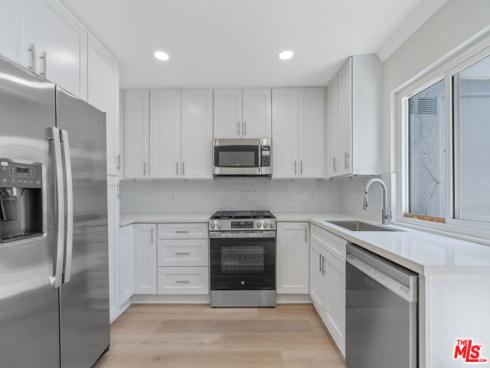 46  Eagle  , Irvine, CA