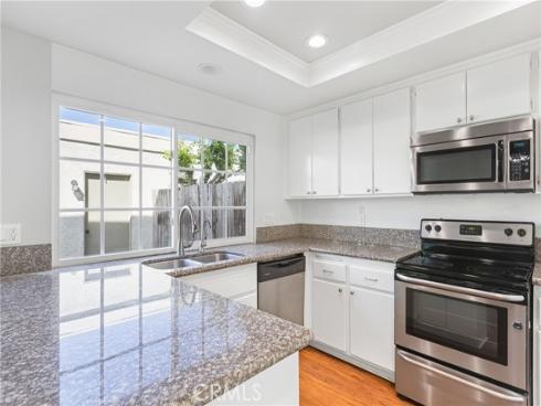 32  Goldenbush  , Irvine, CA