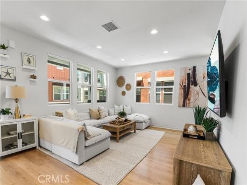 110  Fable  , Irvine, CA