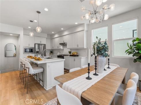 110  Fable  , Irvine, CA