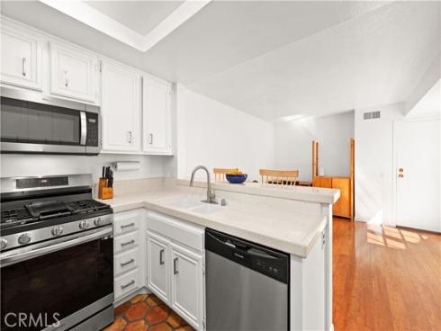 16  Wellesley  2 , Irvine, CA