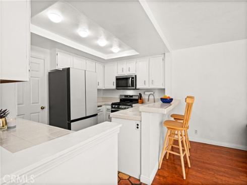 16  Wellesley  2 , Irvine, CA