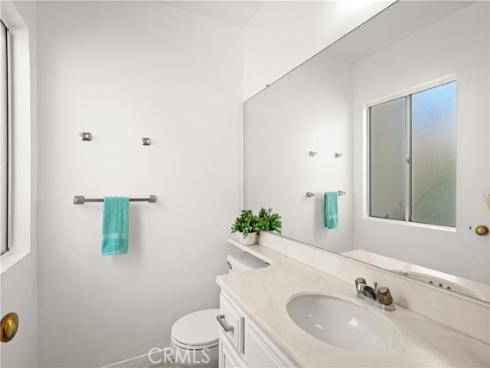 16  Wellesley  2 , Irvine, CA