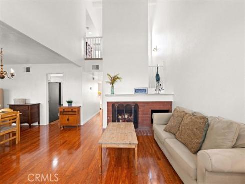 16  Wellesley  2 , Irvine, CA