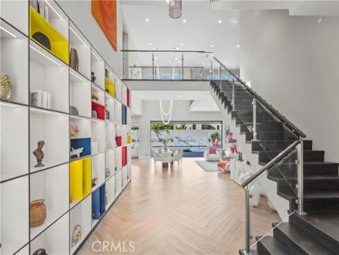 55  Hartman  , Irvine, CA