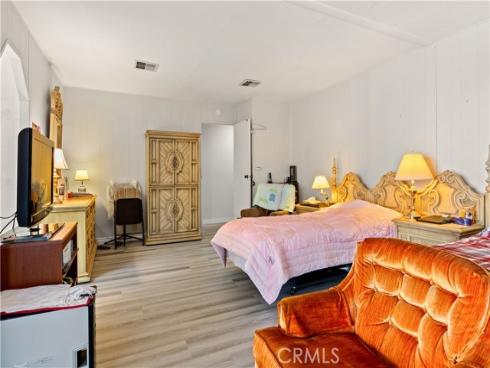 5200  Irvine  469  Boulevard, Irvine, CA