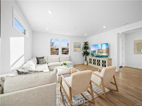 205  Culture  , Irvine, CA