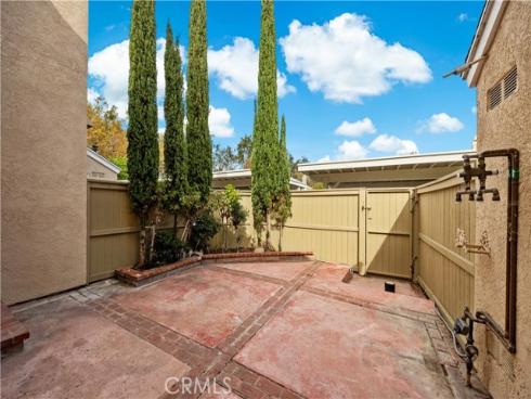 21  Greenbough  124 , Irvine, CA