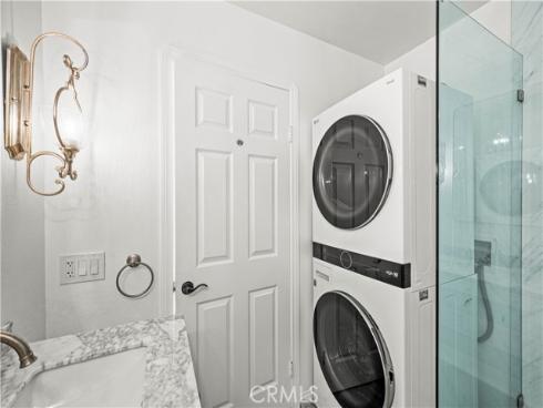 21  Greenbough  124 , Irvine, CA