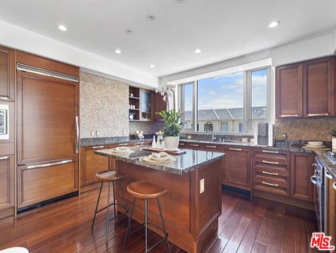 8049  Scholarship  , Irvine, CA