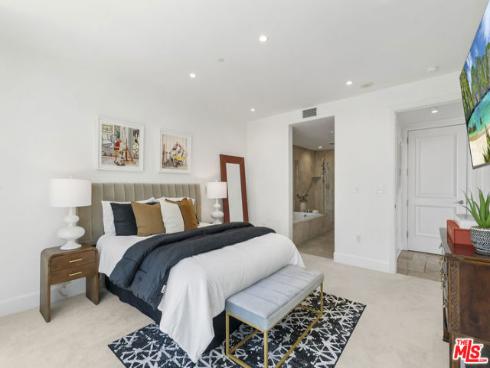 8049  Scholarship  , Irvine, CA