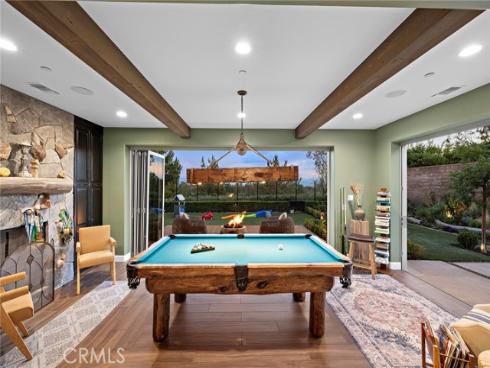 137  Sunset  , Irvine, CA