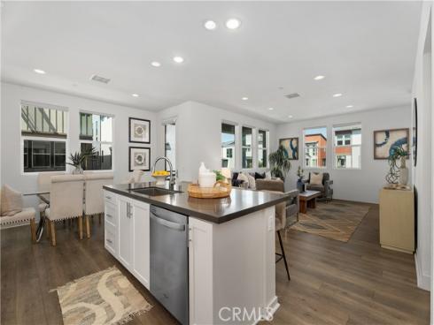 102  Fable  , Irvine, CA