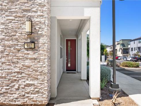 102  Fable  , Irvine, CA