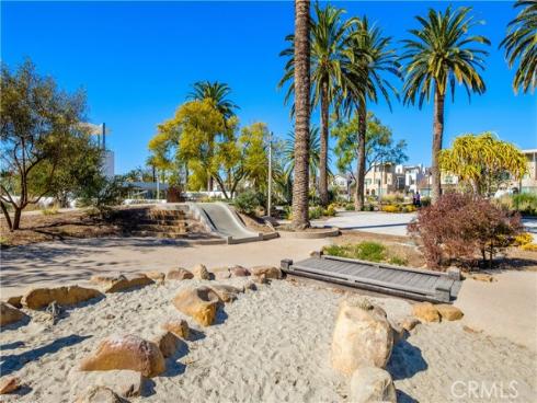 102  Fable  , Irvine, CA