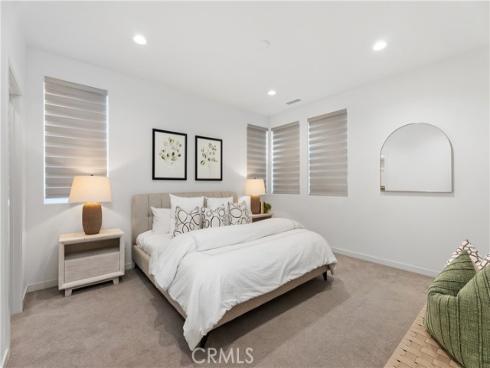 102  Fable  , Irvine, CA