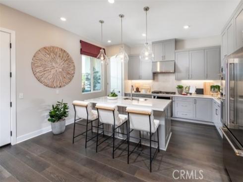 673  Beacon  , Irvine, CA