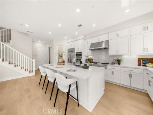 106  Aspect  , Irvine, CA