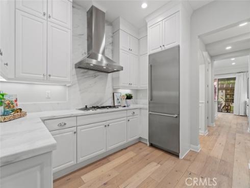 208  Radial  , Irvine, CA