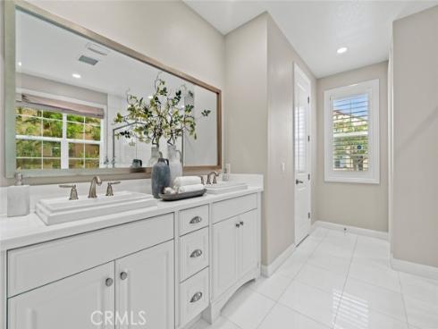 208  Radial  , Irvine, CA