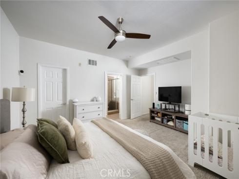 142  Pantheon  , Irvine, CA