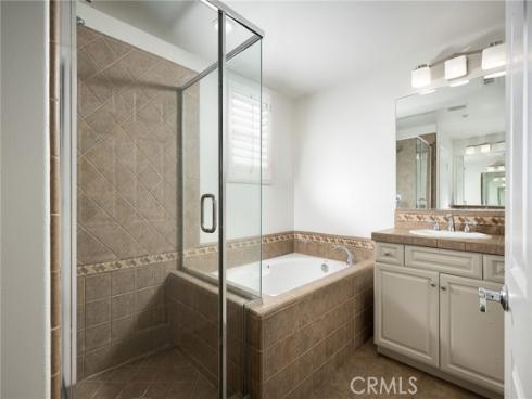 142  Pantheon  , Irvine, CA