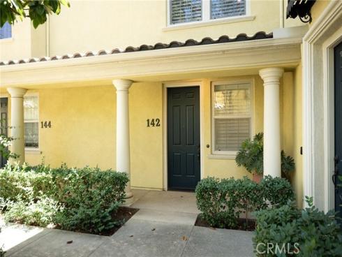 142  Pantheon  , Irvine, CA