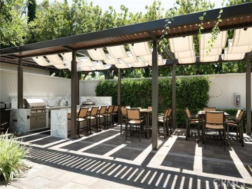 142  Pantheon  , Irvine, CA