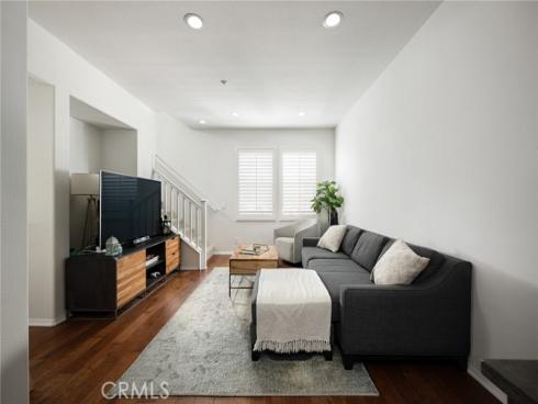 142  Pantheon  , Irvine, CA