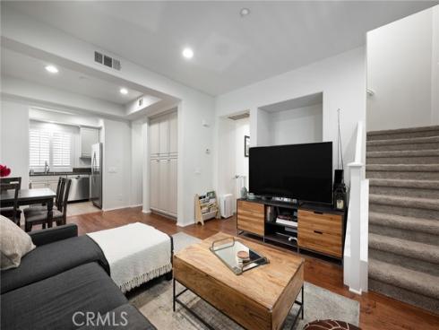 142  Pantheon  , Irvine, CA