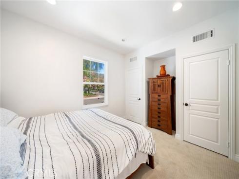 28  Townsend  , Irvine, CA