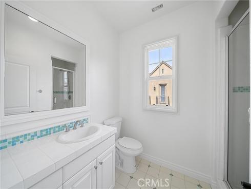 28  Townsend  , Irvine, CA