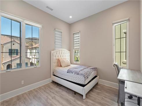 112  Green Rdg  , Irvine, CA