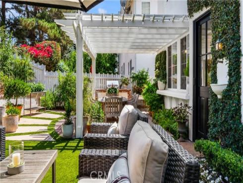 90  Winslow   Lane, Irvine, CA