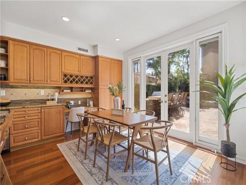 16  Spring Grv  , Irvine, CA