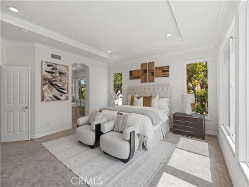 16  Spring Grv  , Irvine, CA