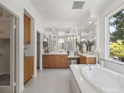 16  Spring Grv  , Irvine, CA