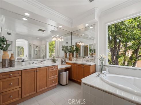 16  Spring Grv  , Irvine, CA