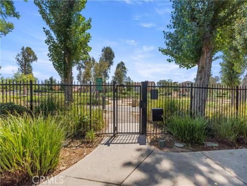 16  Spring Grv  , Irvine, CA