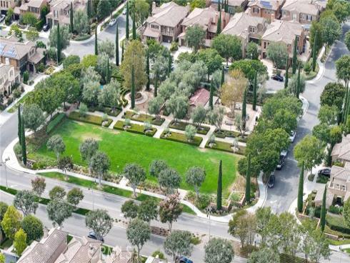 37  Triple Leaf  , Irvine, CA