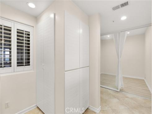 2243  Martin  207 , Irvine, CA