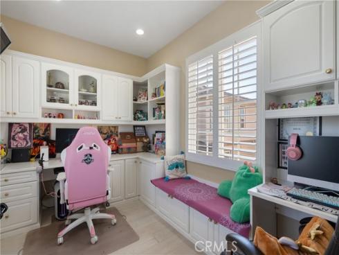 24  Malibu  , Irvine, CA