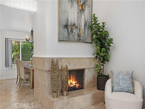 15  Colonial  , Irvine, CA