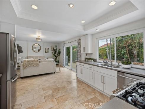 15  Colonial  , Irvine, CA