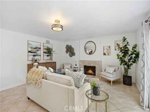 15  Colonial  , Irvine, CA