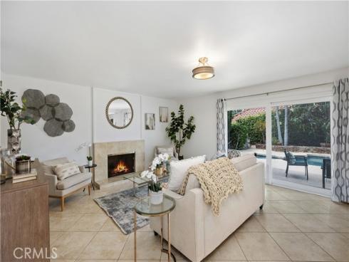 15  Colonial  , Irvine, CA