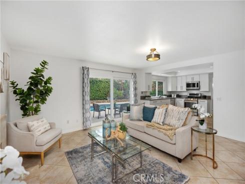 15  Colonial  , Irvine, CA