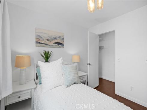 15  Colonial  , Irvine, CA