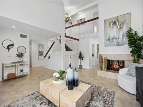 15  Colonial  , Irvine, CA